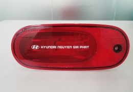 ĐÈN SƯƠNG MÙ PHÍA SAU XE UNIVERSE