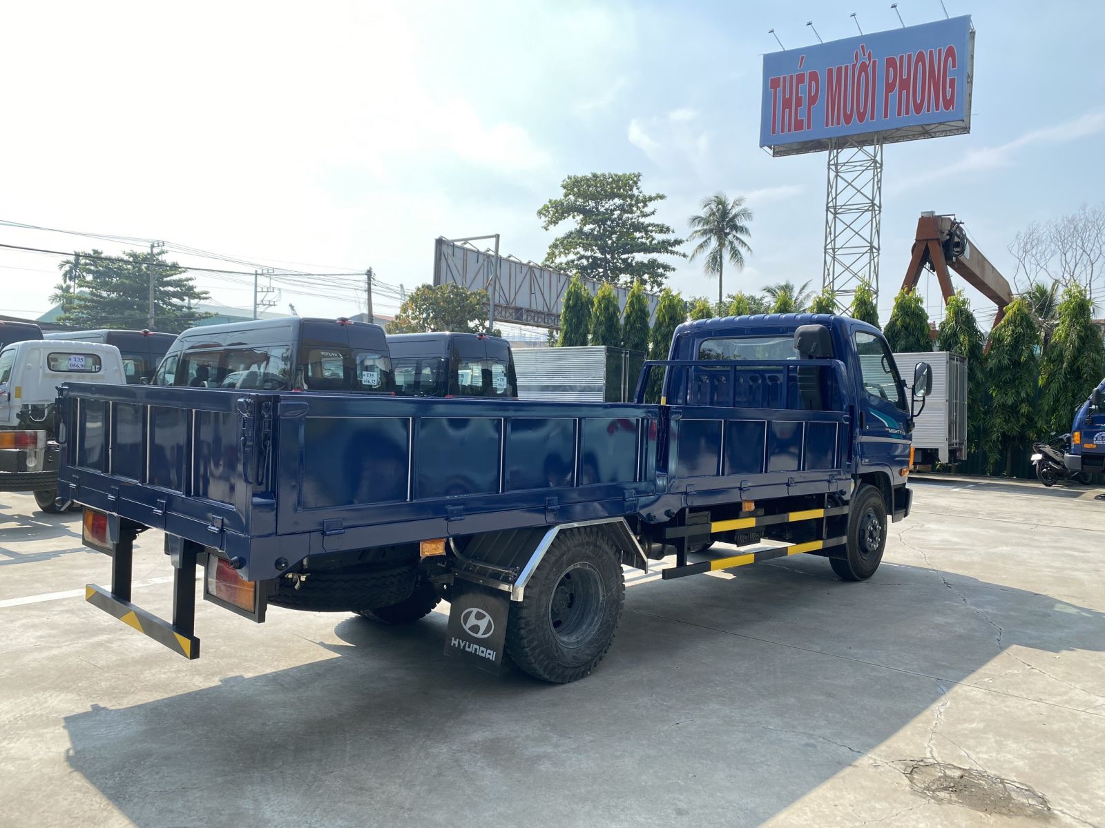 Xe tải Hyundai 110SP thùng lửng sở hữu ngoại hình nổi bật