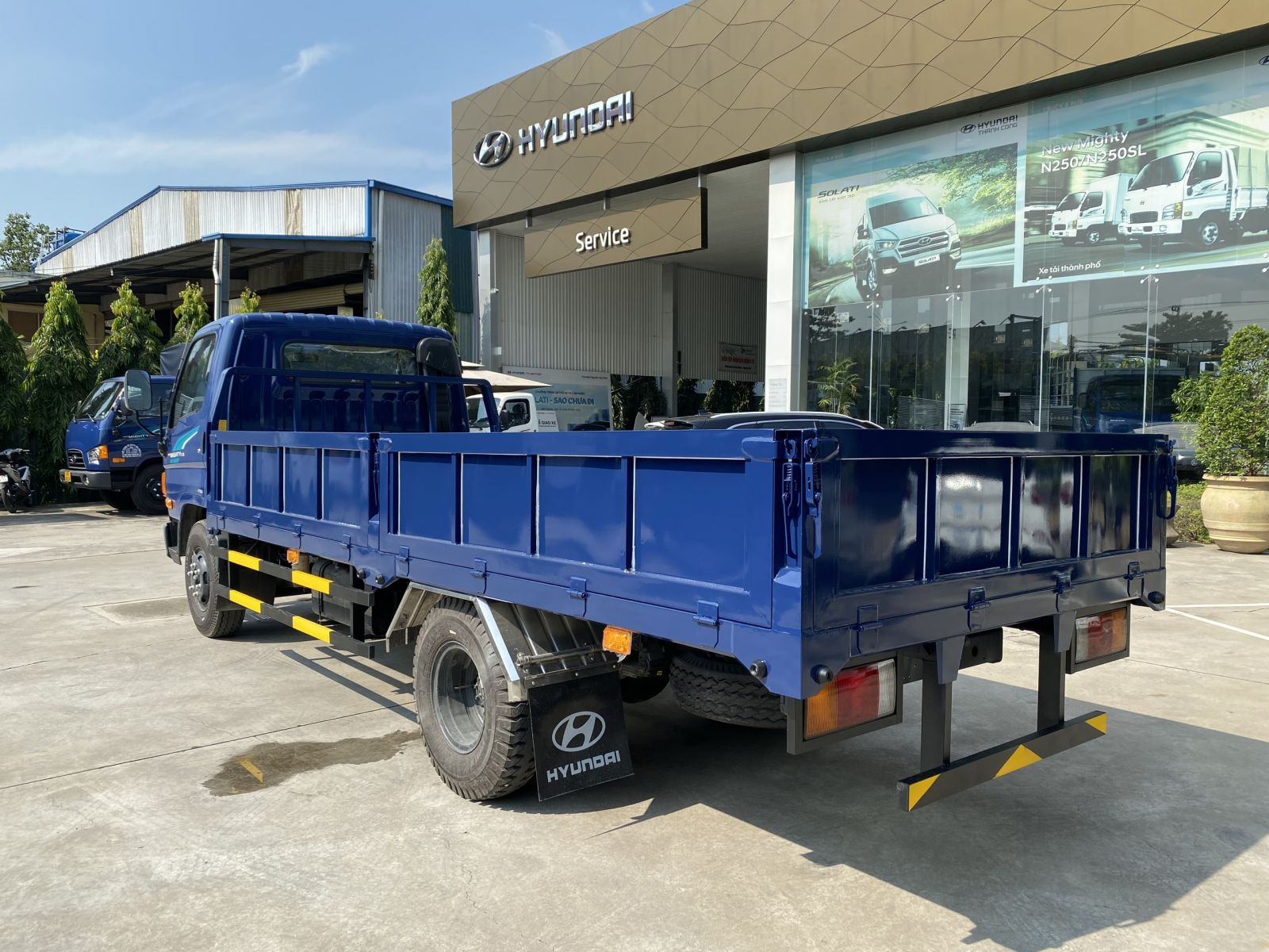 Hyundai 110SP thùng lửng sở hữu động cơ D4GA mạnh mẽ