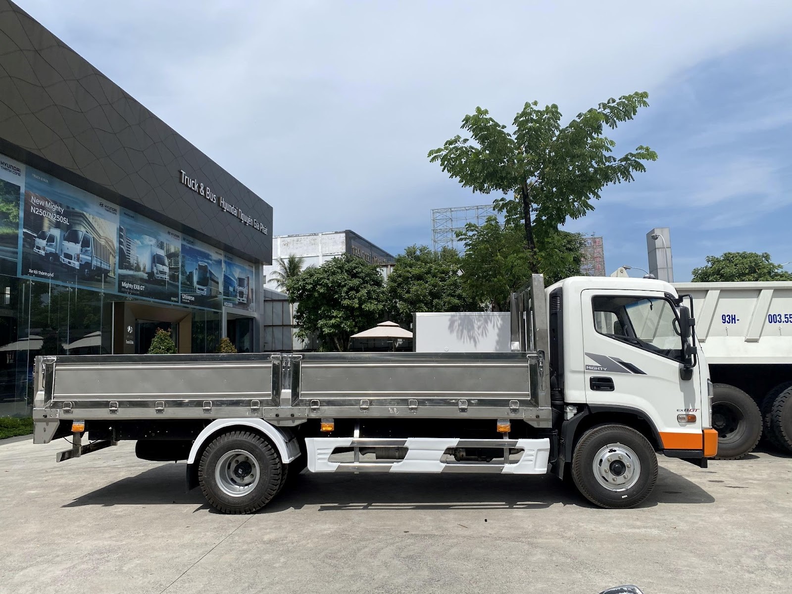 Hyundai Ex8 GT - Tải 7 Tấn - Bản Tiêu Chuẩn, Thiết Kế Mới