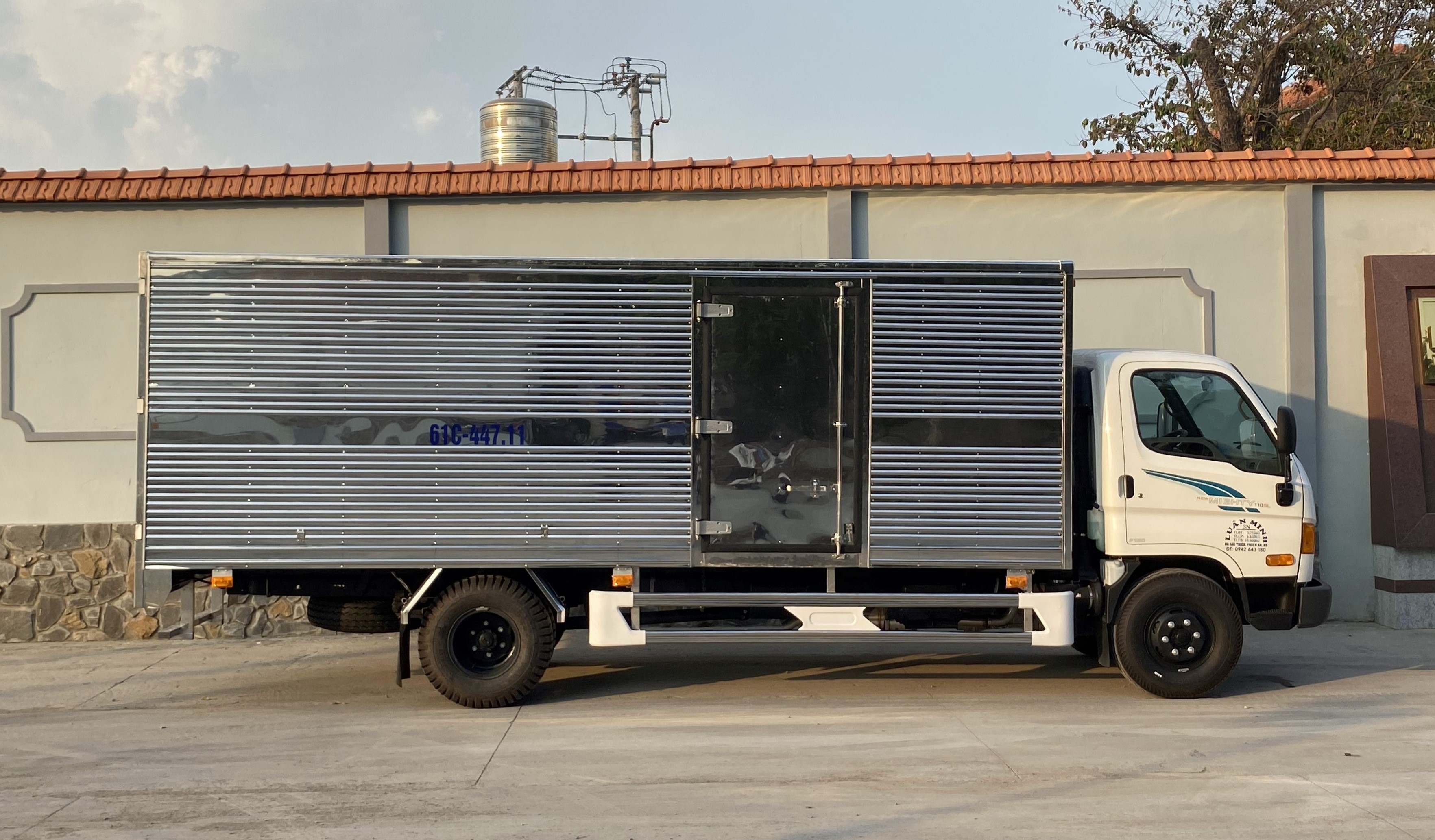 NEW MIGHTY 110SL - 7 TẤN - Thùng dài 5m7