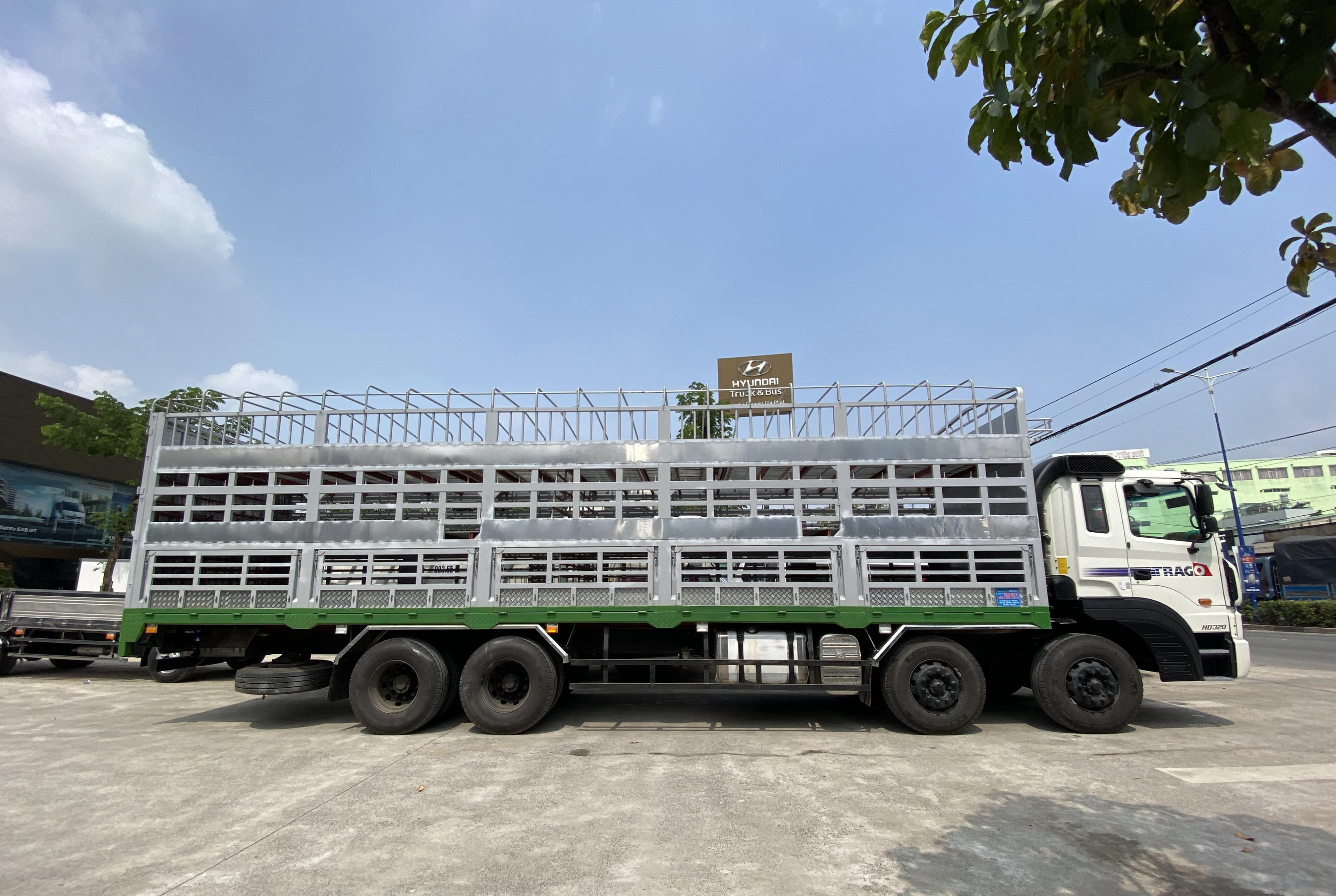 HD320 - 19 TẤN 4 CHÂN