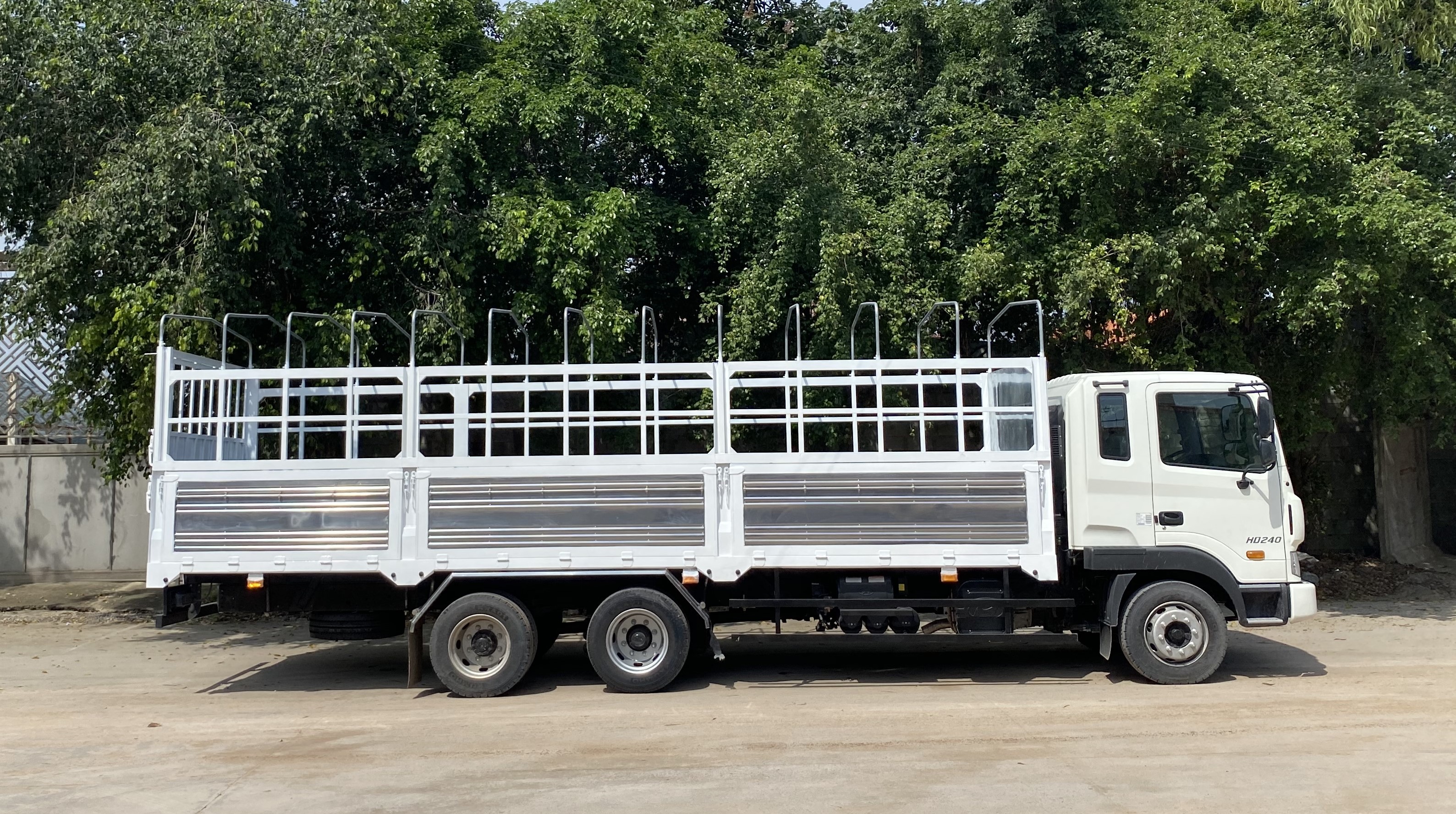 HD240 - 16 TẤN 3 CHÂN