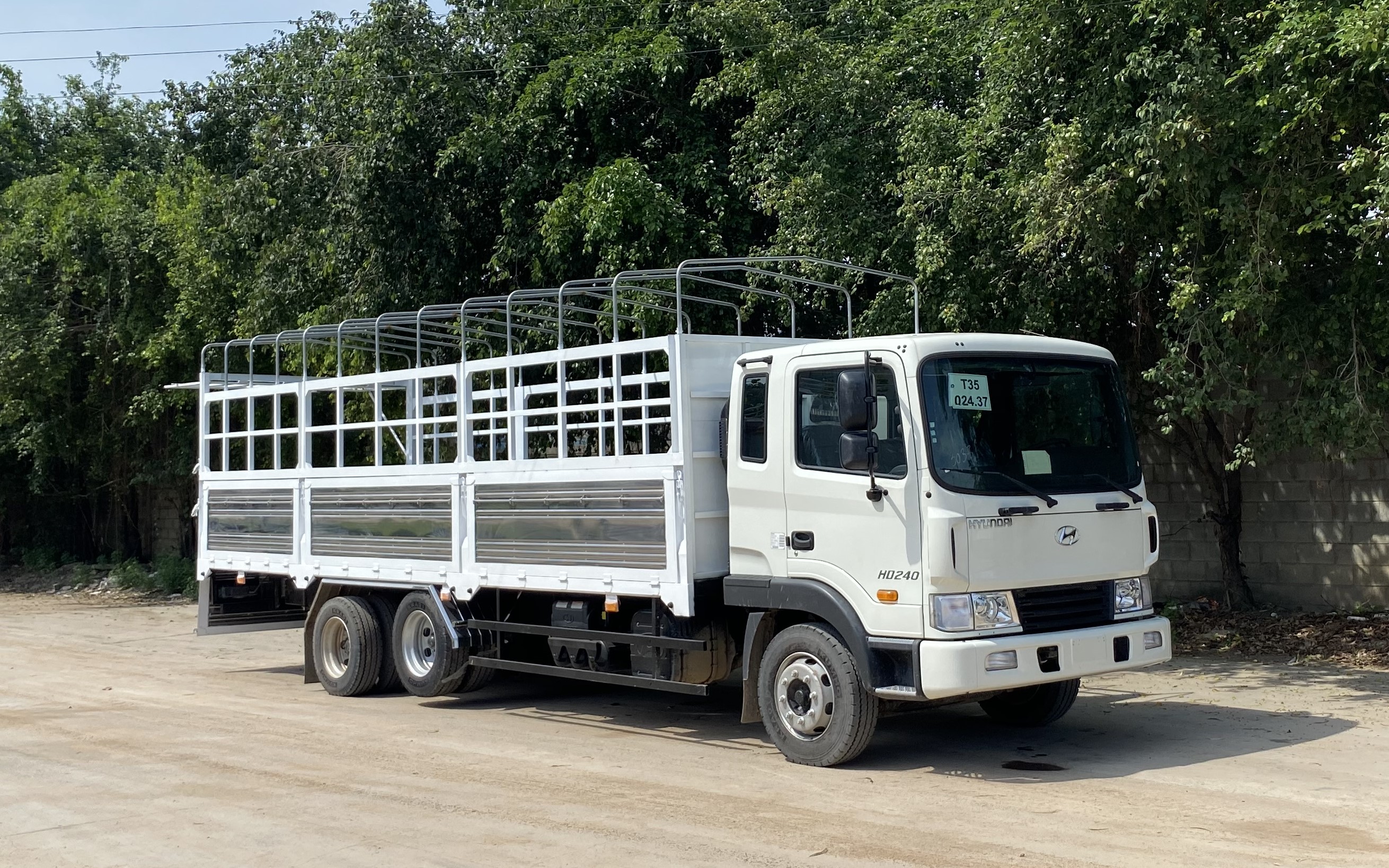 HD240 - 16 TẤN 3 CHÂN