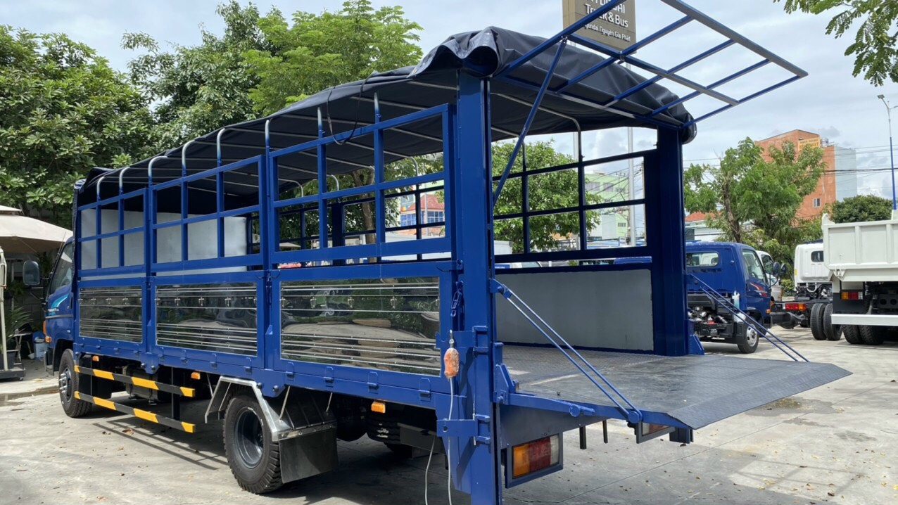 Xe tải Hyundai Mighty 110XL thùng mui bạt bửng nâng