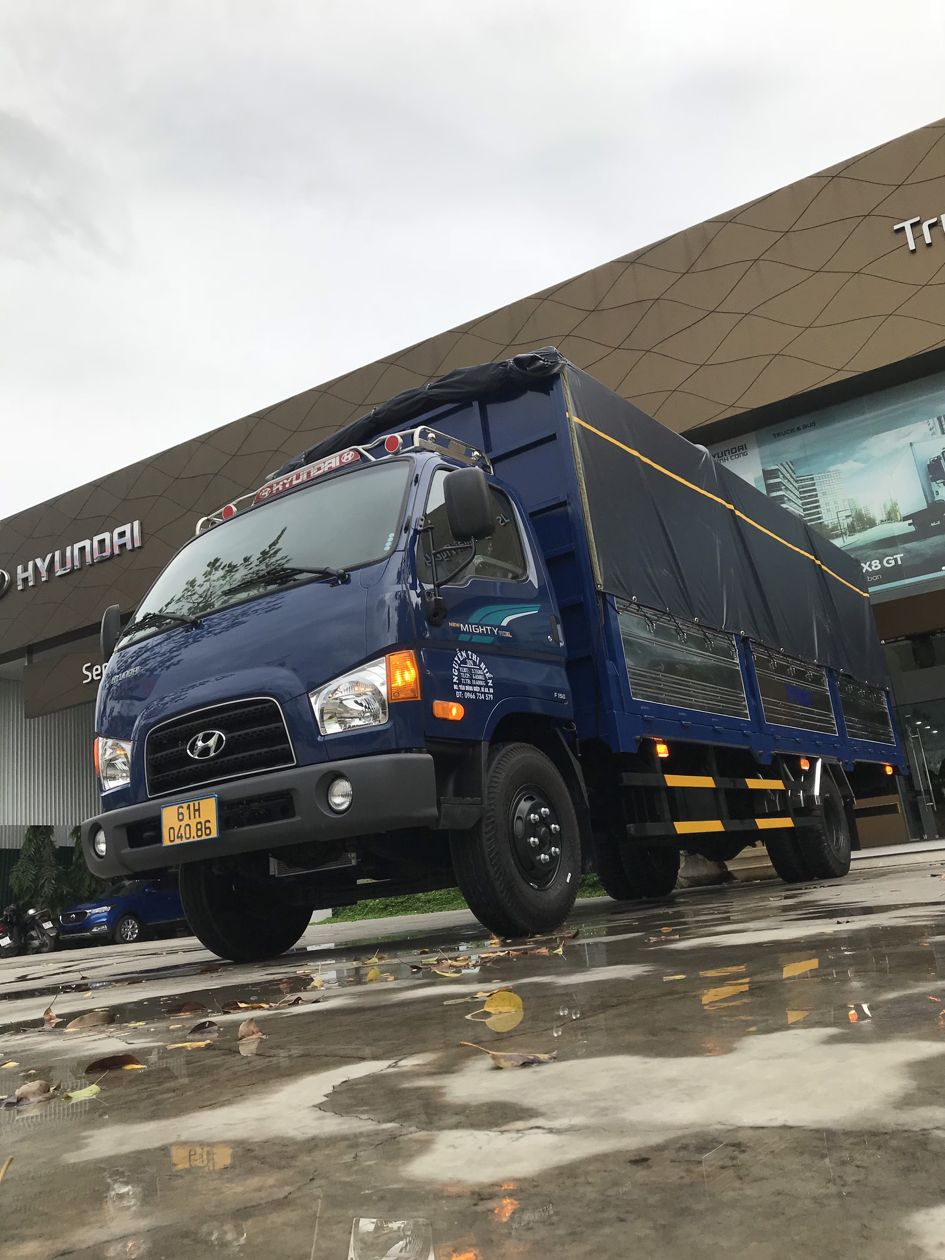 Xe tải Hyundai New Mighty 110XL thùng mui bạt tải trọng 7 tấn, thùng dài 6m3