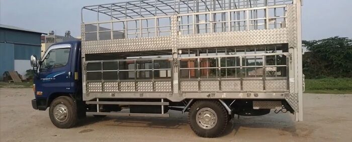 Hyundai 110XL chở gia súc giá cực ưu đãi tháng 10