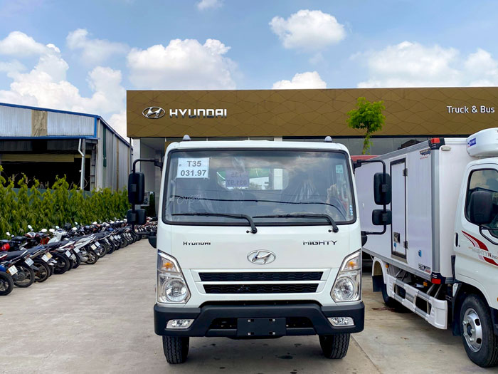 HYUNDAI MIGHTY EX8 GTL 7 TẤN THÙNG DÀI 5.8M 