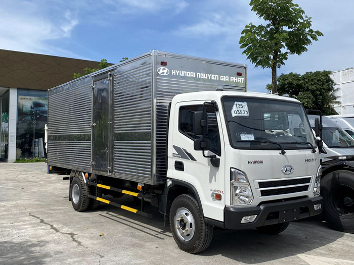 HYUNDAI MIGHTY EX8 GTL 7 TẤN THÙNG DÀI 5.8M 