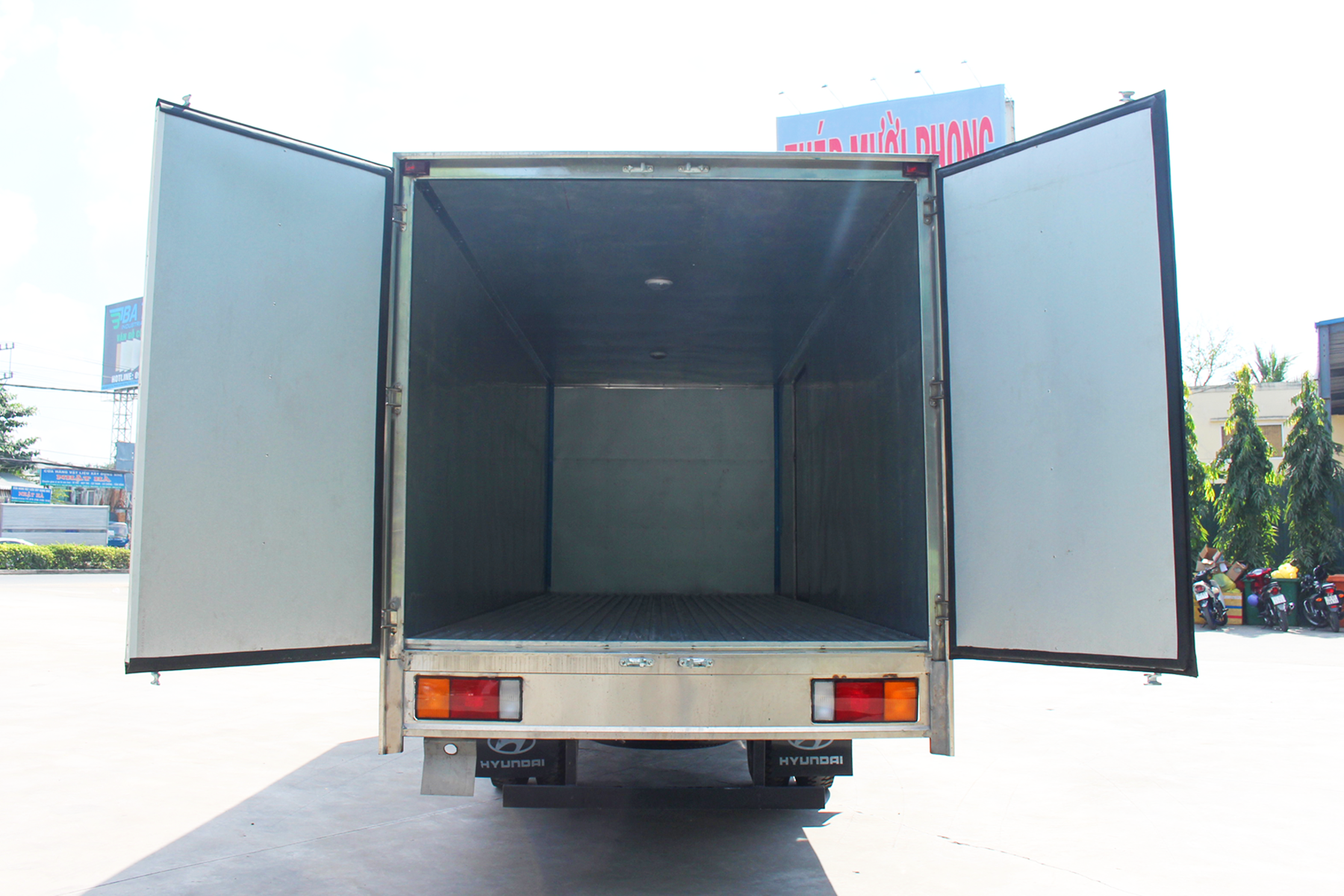 NEW MIGHTY 110XL - 7 TẤN - Thùng 6m3