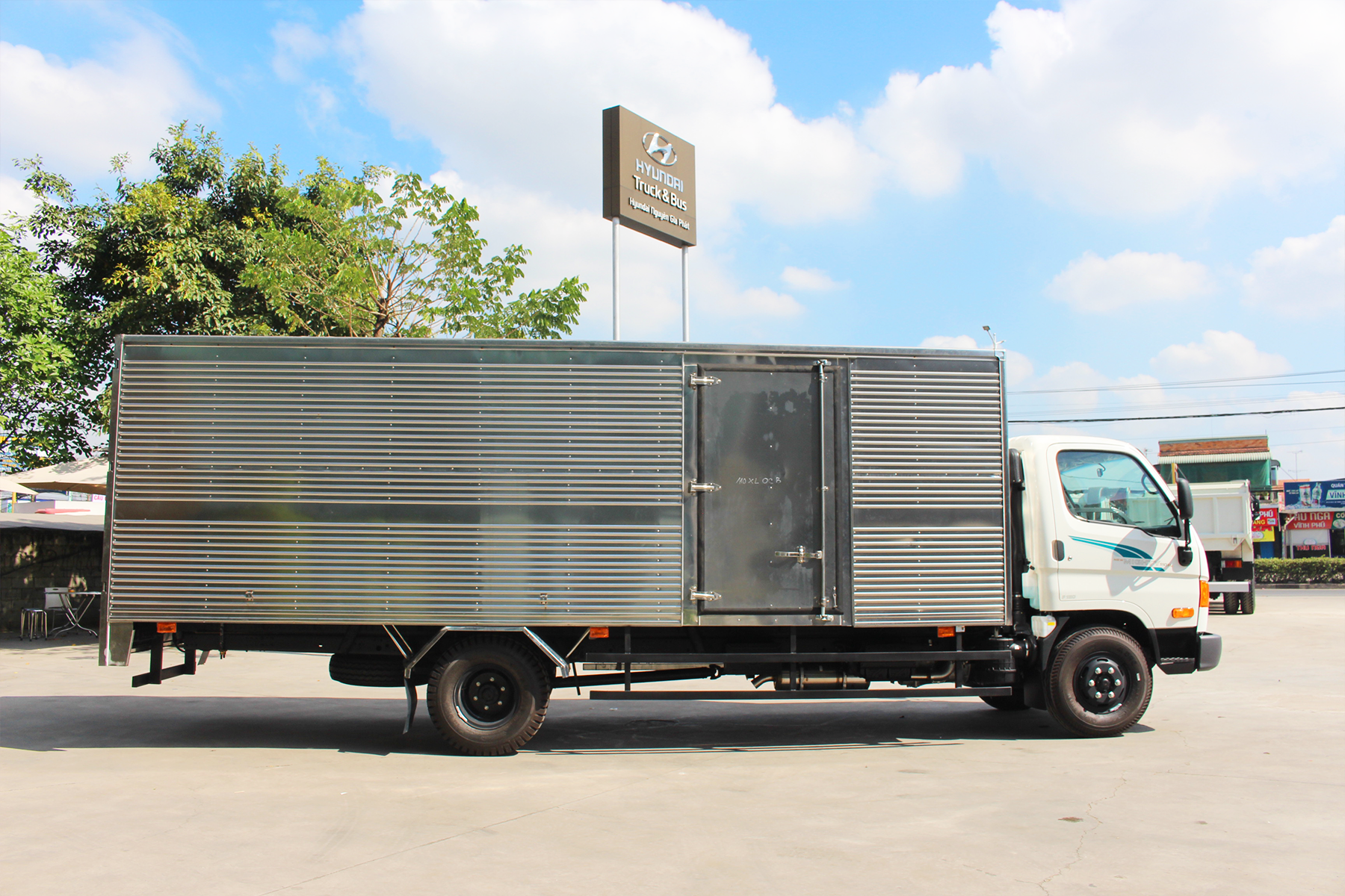 NEW MIGHTY 110XL - 7 TẤN - Thùng 6m3