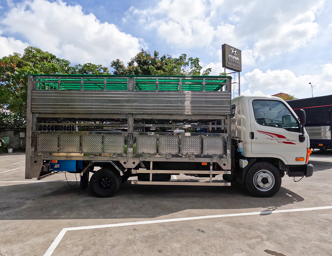 NEW MIGHTY N250SL - 2.5 TẤN - Thùng dài 4m3