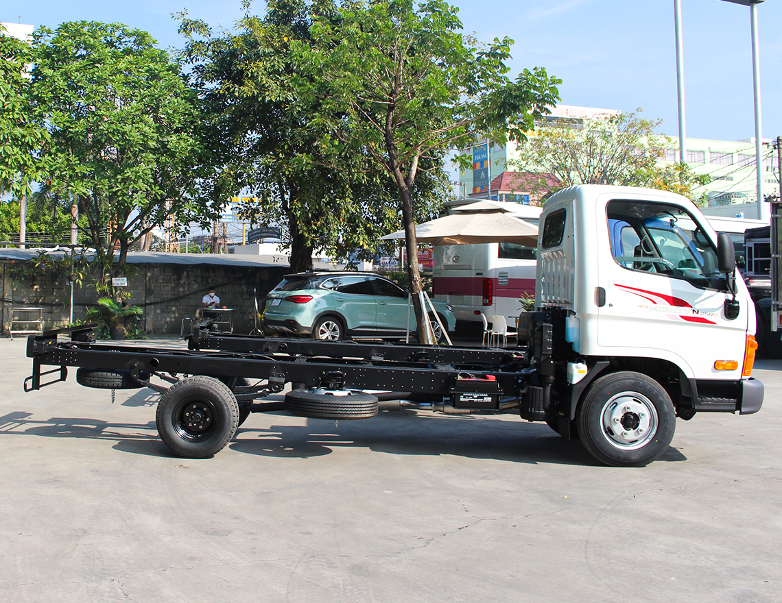 NEW MIGHTY N250SL - 2.5 TẤN - Thùng dài 4m3