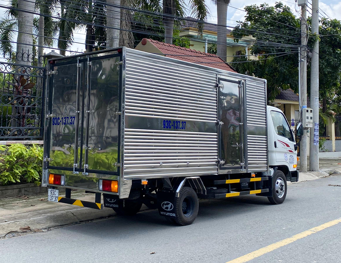 NEW MIGHTY N250SL - 2.5 TẤN - Thùng dài 4m3