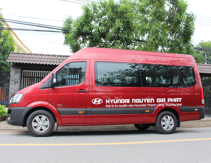 Xe Solati 16 Chỗ Ghế Universe