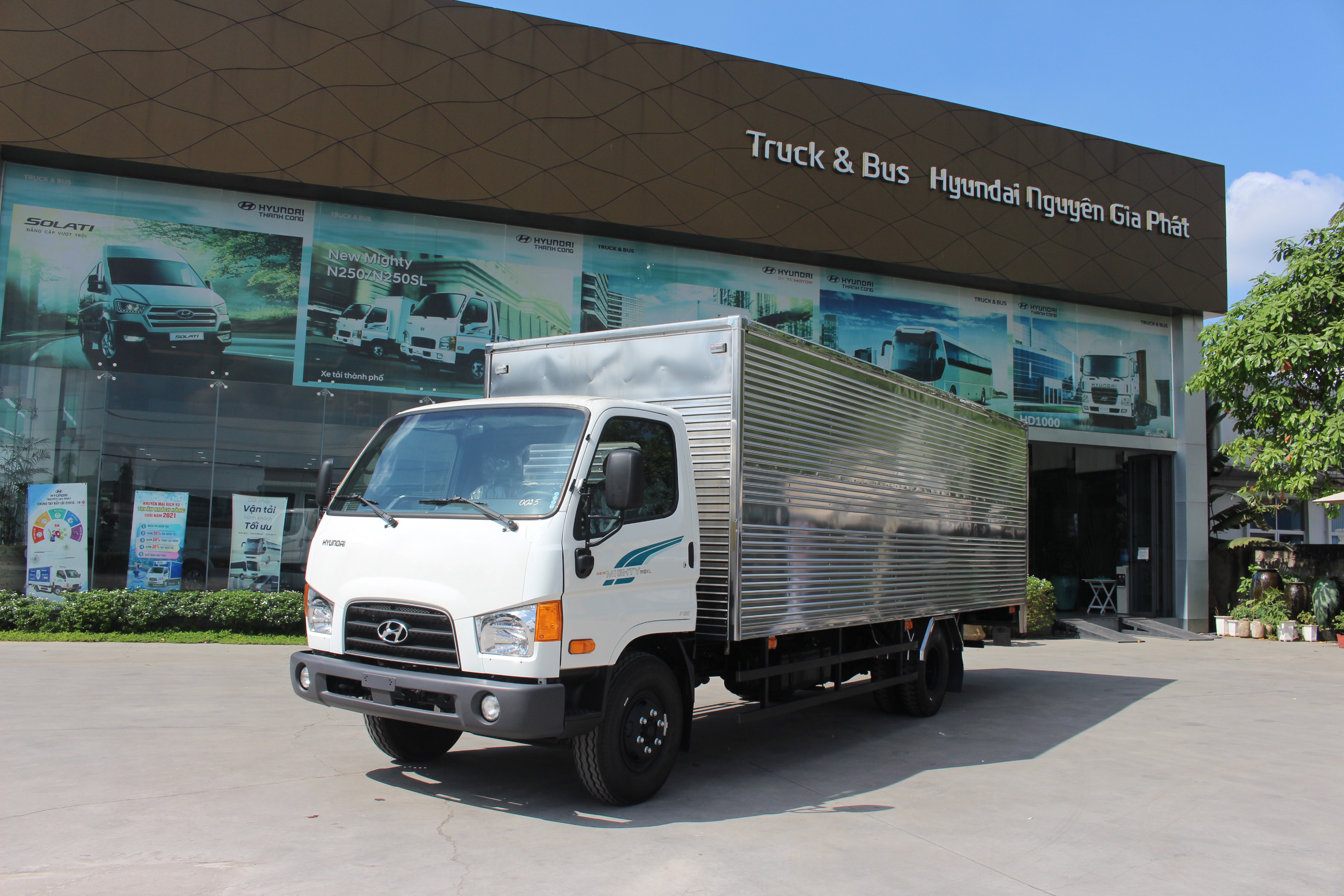 Xe tải Hyundai Mighty 110XL thùng kín