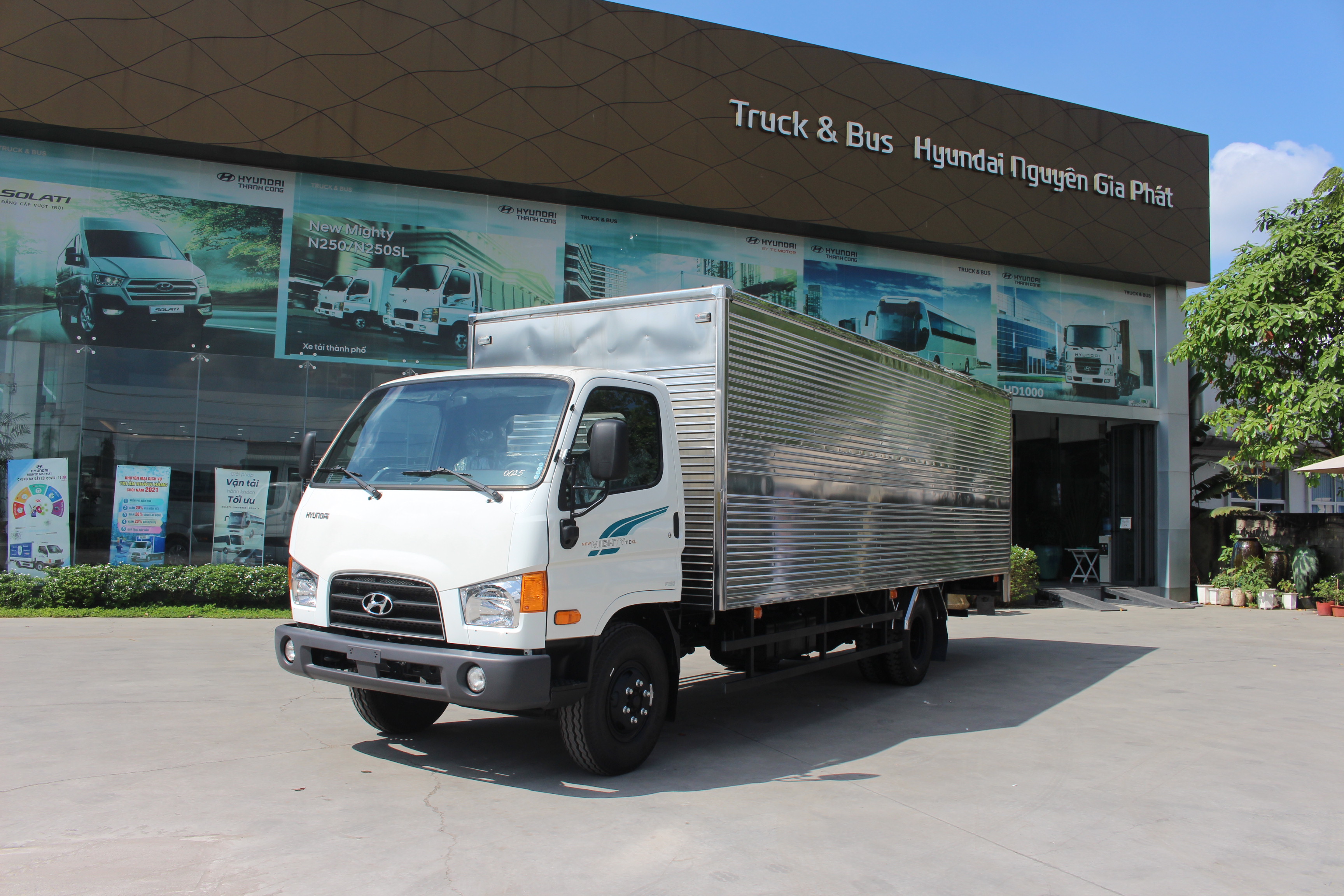 Xe tải Hyundai Mighty 110XL thùng kín