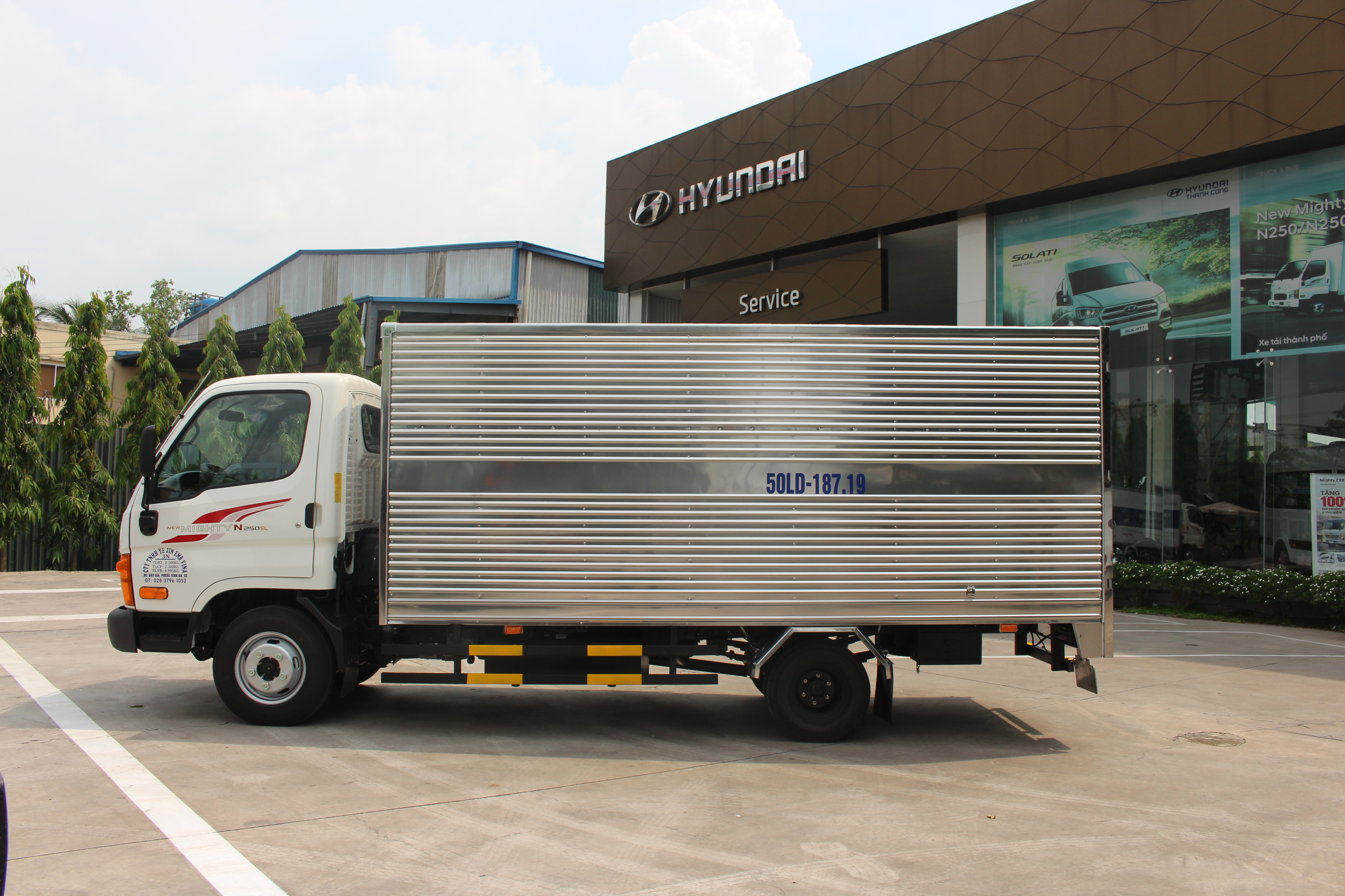 Xe tải Hyundai N250SL thùng kín