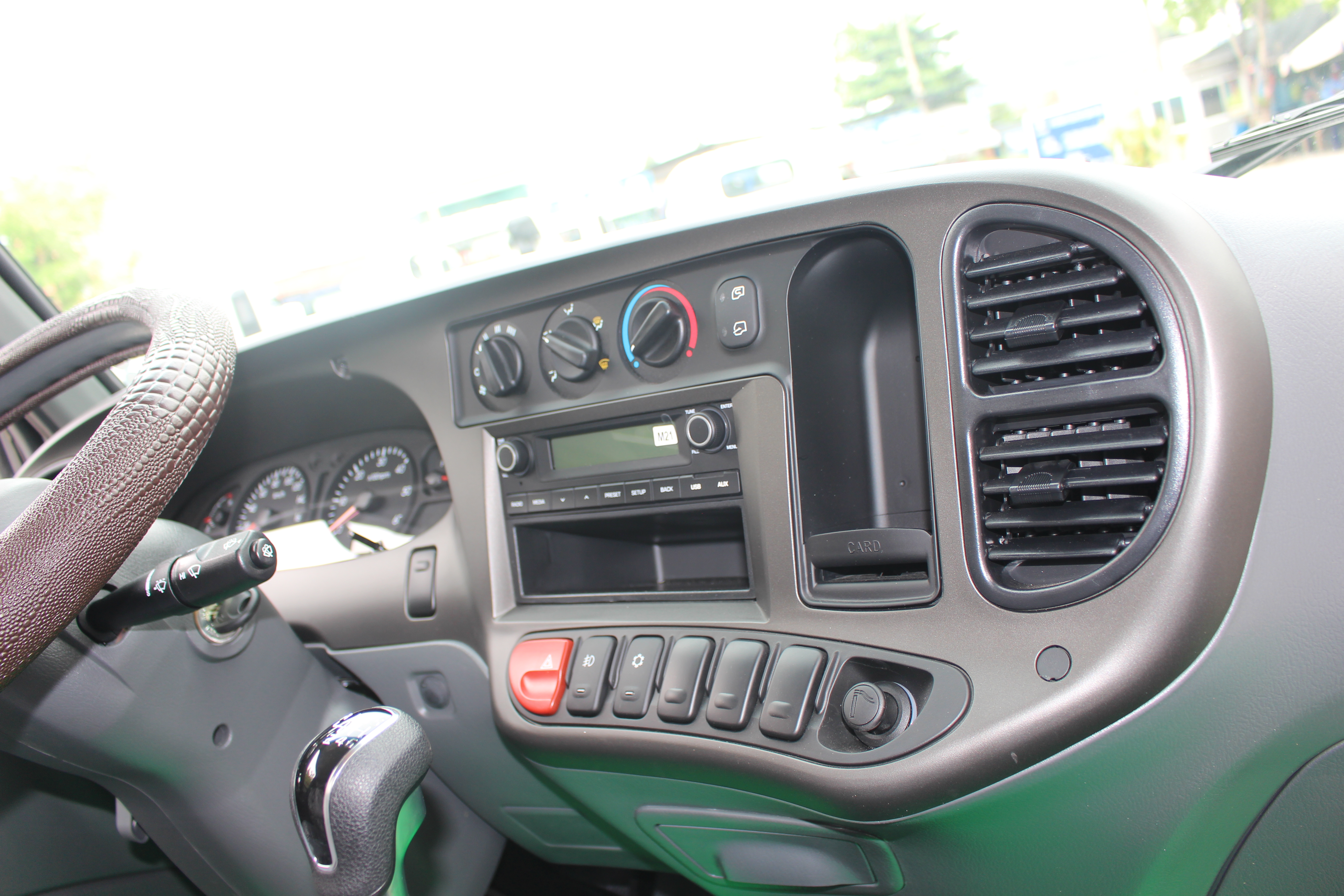 Xe tải Hyundai N250SL thùng kín