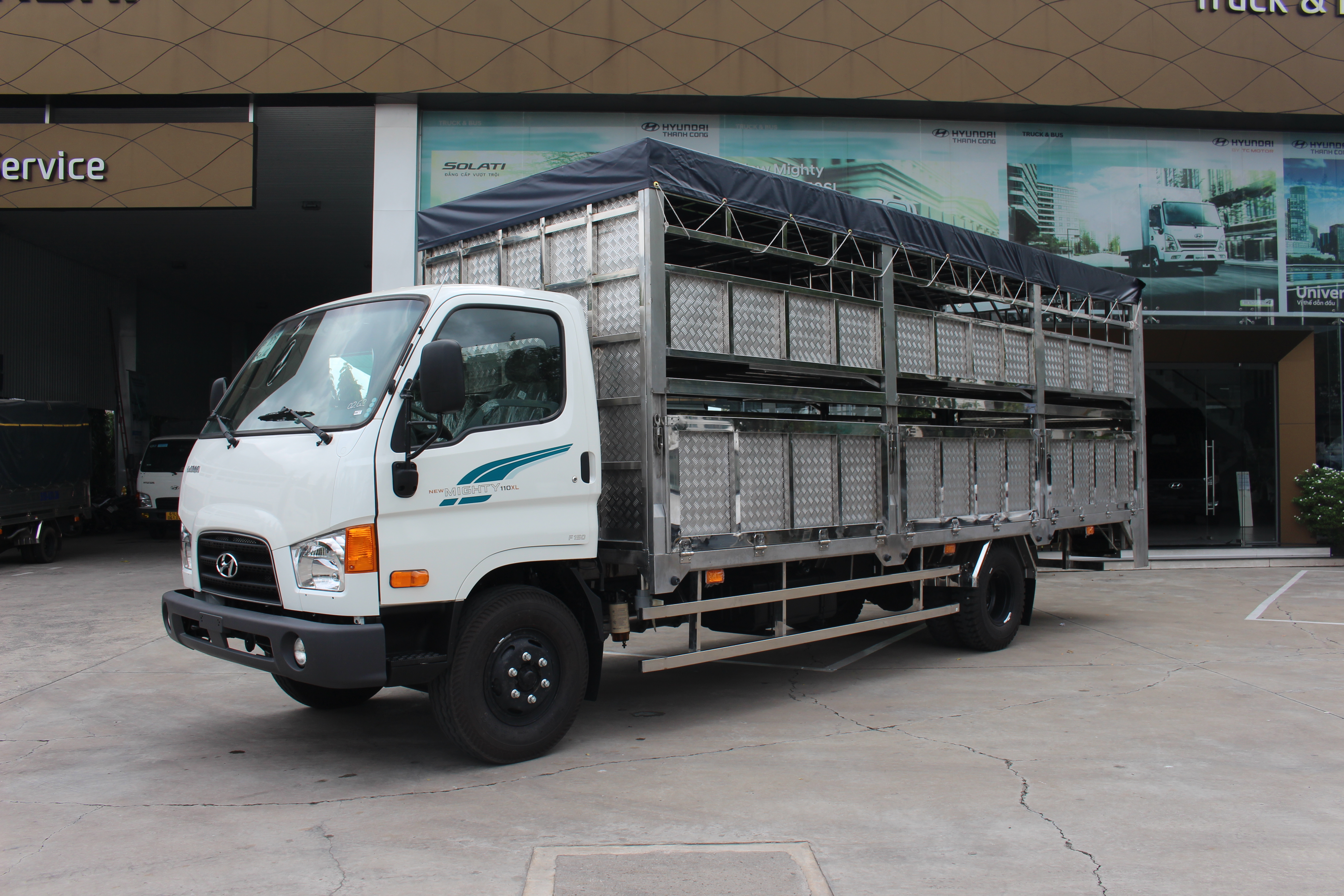 Xe tải Hyundai Mighty 110XL thùng chở gia súc