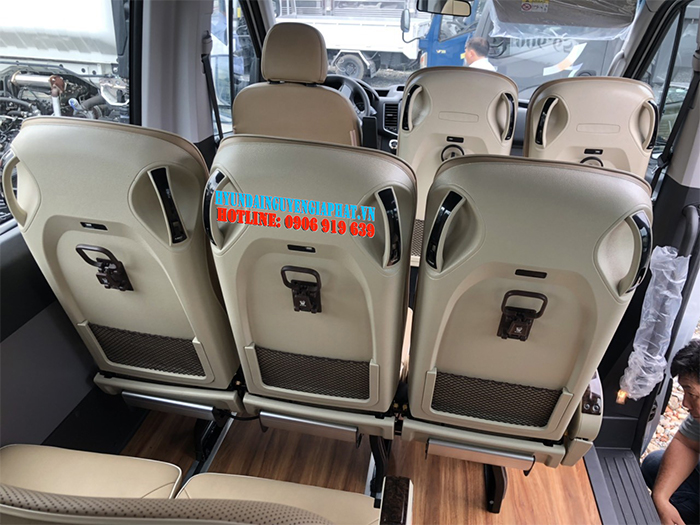 Xe Solati 16 Chỗ Ghế Universe