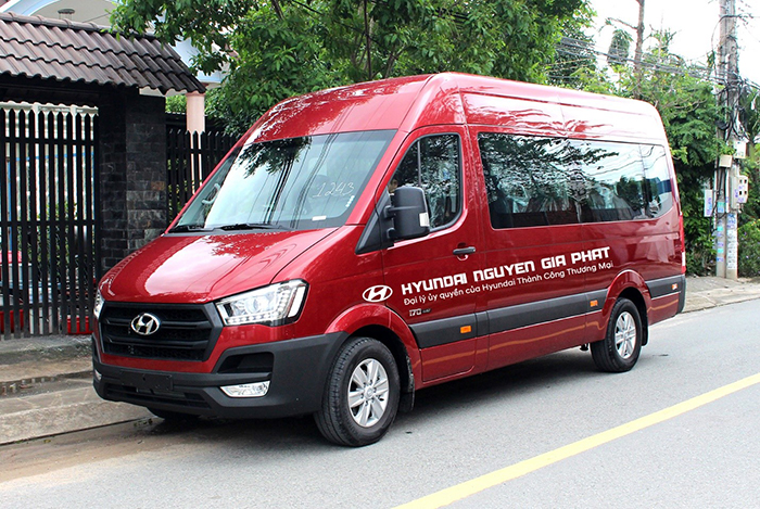 Xe Solati 16 Chỗ Ghế Universe