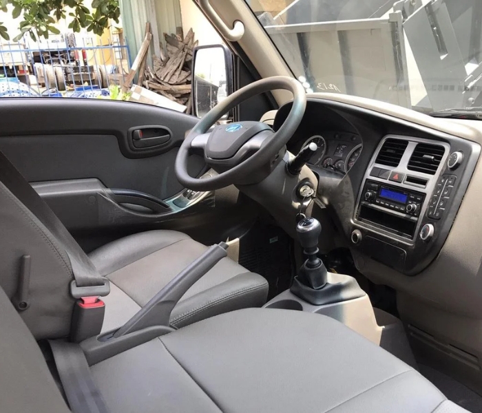 Xe tải H150 thùng kín cánh dơi 