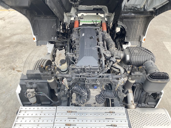 Hyundai Xcient: Xe đầu kéo thế hệ mới với sức mạnh vượt trội