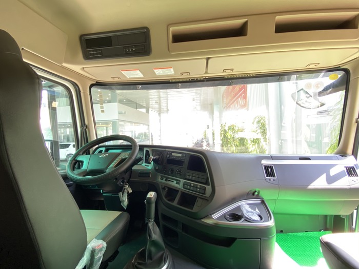 Hyundai Xcient: Xe đầu kéo thế hệ mới với sức mạnh vượt trội