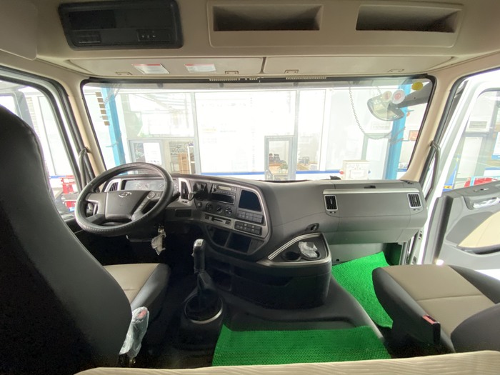 Hyundai Xcient: Xe đầu kéo thế hệ mới với sức mạnh vượt trội